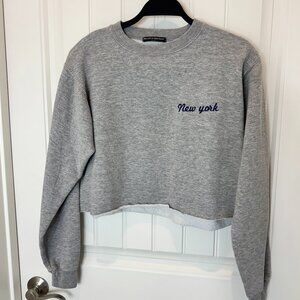 BRANDY MELVILLE Gray New York Crop Sweatshirt - One Size/M